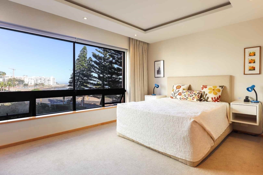 4 Bedroom Property for Sale in Sea Point Western Cape